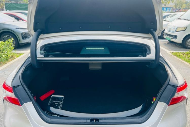 Used Toyota Camry 2019 2.0E Elite Edition China VI Standard Exterior 3