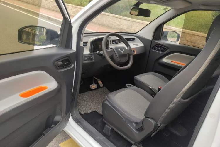 Used Wuling Hongguang MINIEV 2020 Freedom Version Lithium Iron Phosphate Interior 2