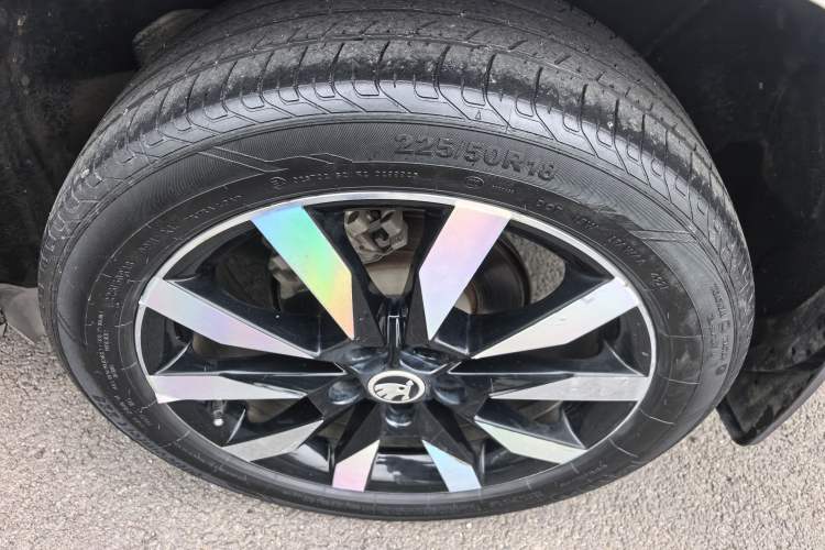 Used Skoda Karoq 2020 TSI280 Luxury Smart Edition China VI Standard Exterior 3