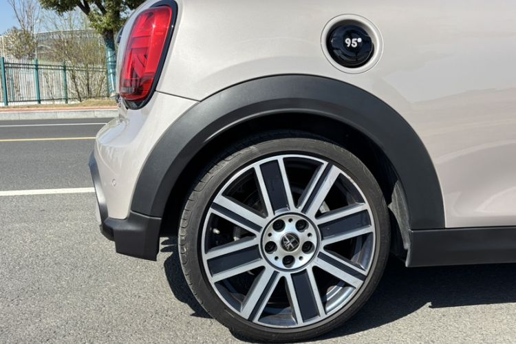 Used MINI MINI 2023 Updated 2.0T COOPER S Artist