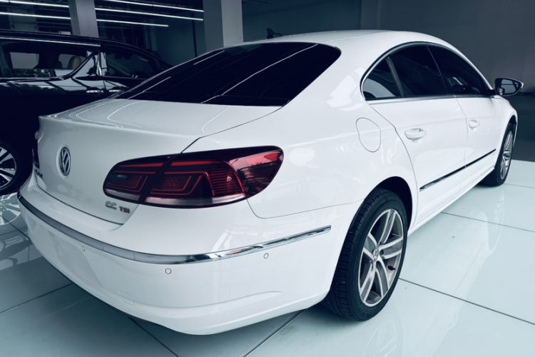 Used Volkswagen FAW-Volkswagen CC 2015 2.0 TSI Luxury Model
