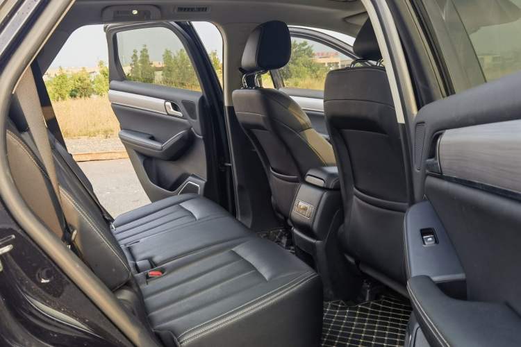 Used BYD Tang 2018 2.0T Automatic Smart Connect Prestige 7-Seater China V Standard