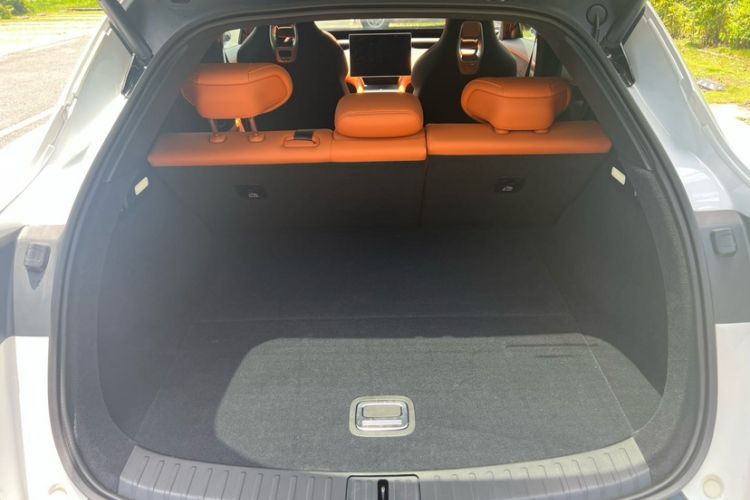 Used Xiaomi Auto YU7 2025 Ultra-Long Range High-Performance All-Wheel-Drive Max Edition
