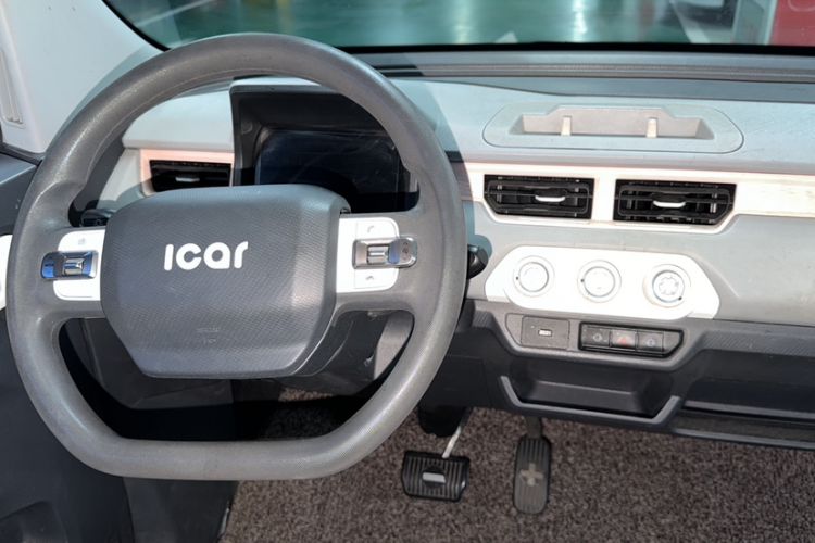 Used Chery QQ Ice Cream 2022 170km Sundae Phosphate Lithium-Ion Steering Wheel