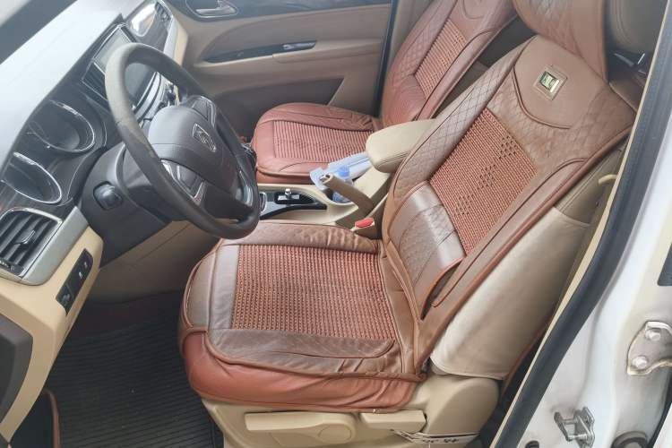 Used Baojun 730 2016 1.5T Manual Comfort Version 7 Seats