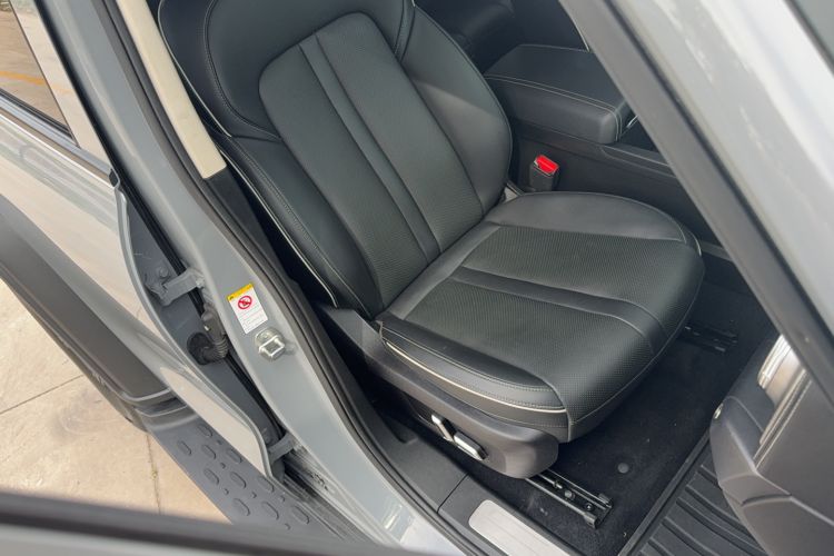 Used Tank 300 2021 Off-Road Edition 2.0T Conqueror Right Front Seat