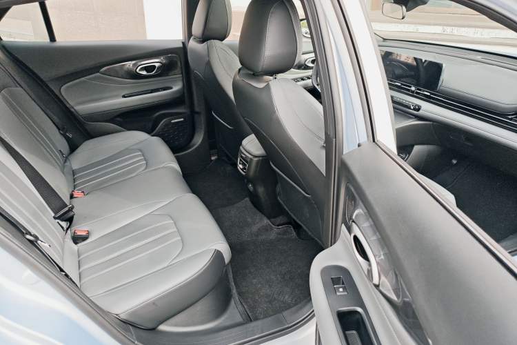 Used GAC Trumpchi EMPOW 2024 270T DCT Yingbao R-Style Edition
