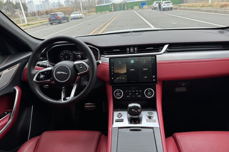 Used Jaguar F-PACE 2024 P250 R-Dynamic SE