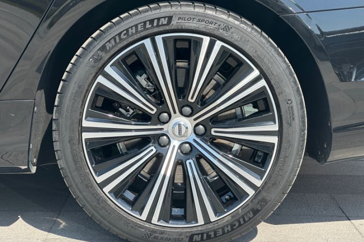 Used Volvo S90 New Energy 2022 T8 eDrive Hybrid Luxury Edition