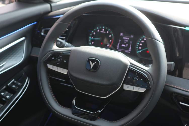 Used Changan X7 PLUS 2024 1.5T Automatic Smart Enjoyment 5-Seater