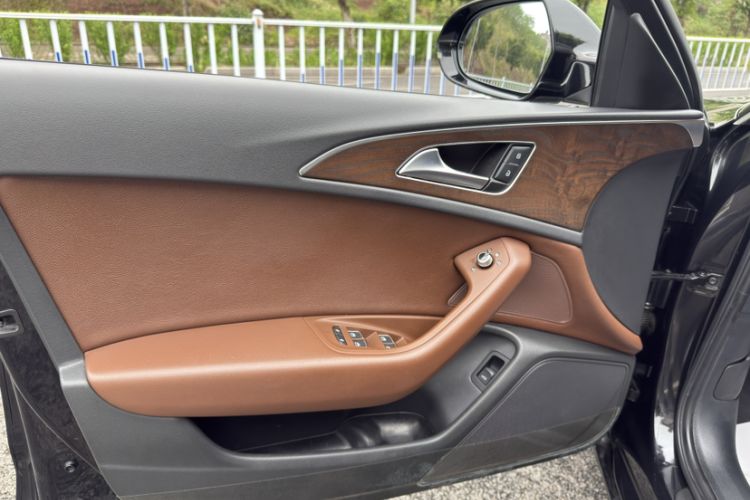 Used Audi A6L 2015 35 FSI quattro Technology Edition Interior 9