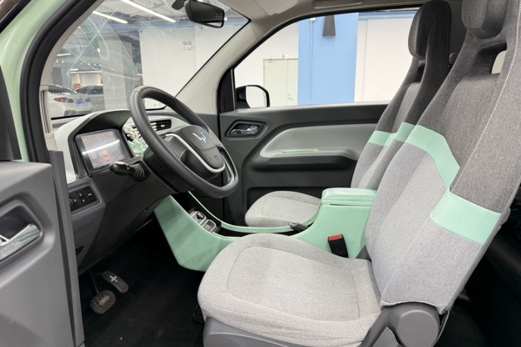 Used Wuling Hongguang MINIEV 2022 Macaron Fashion Model Lithium Iron Phosphate Interior 8