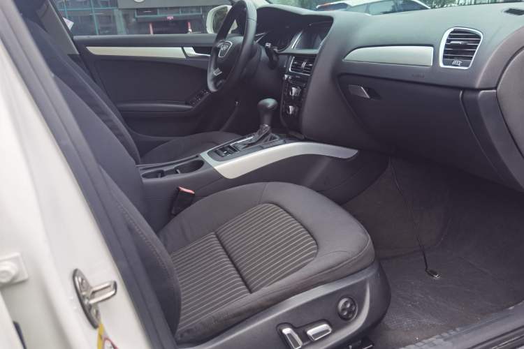 Used Audi A4L 2016 30 TFSI Collector's Edition Automatic Comfort Model
