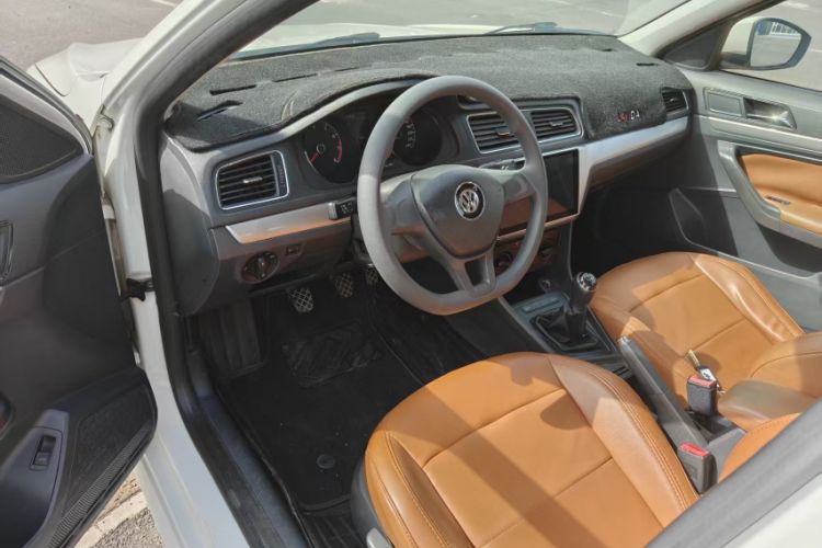 Used Volkswagen Lavida 2015 1.6L Manual Fashion Edition
