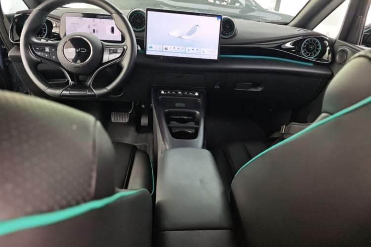 Used BYD Dolphin 2025 Intelligent Driving Version 410 km Fashion Edition Interior 2