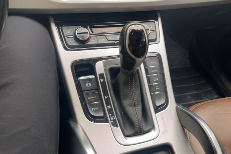 Used Geely Auto Emgrand X7 Sport 2016 1.8TD Automatic ZhiZun Version
