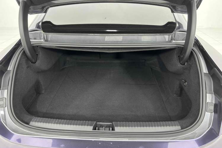 Used Lynk & Co Z10 2025 95 kWh 806 km Range Rear-Wheel Drive Advanced Driver-Assistance System Max
