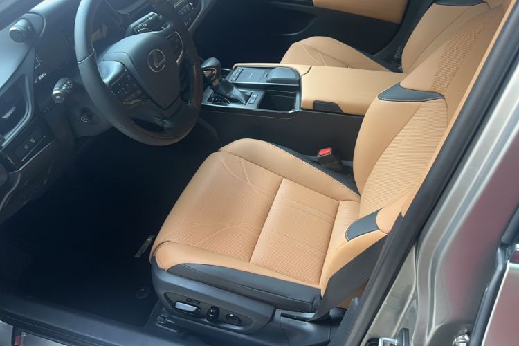 Used Lexus ES 2021 300h Executive Edition
