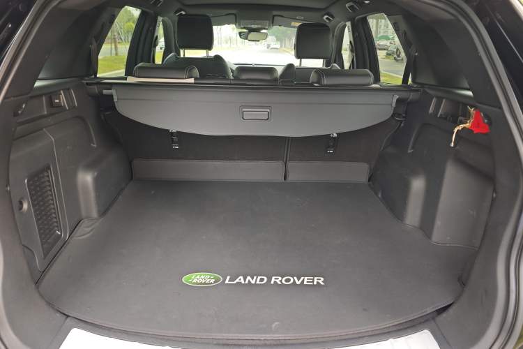 Used Land Rover Discovery Sport New Energy 2022 Facelifted P300e Plug-in Hybrid Electric Version Trunk