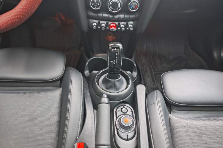 Used MINI MINI 2021 1.5T COOPER Classic Edition
