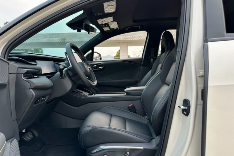 Used Lynk & Co 06 2025 Renew 1.5T Halo Interior 4