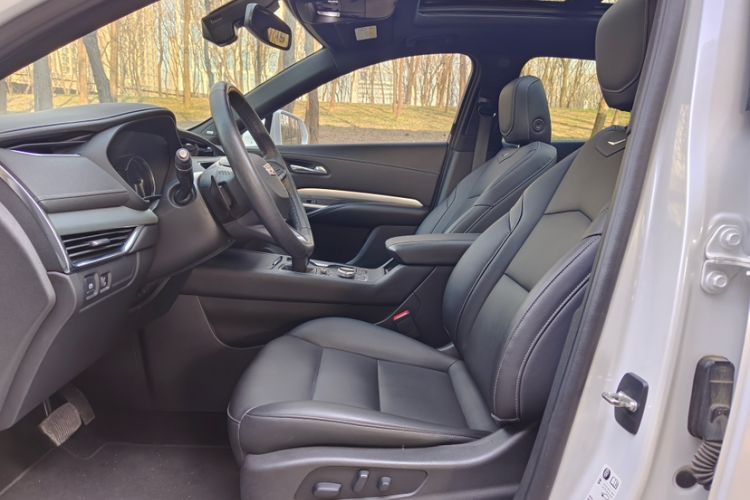 Used Cadillac XT4 2021 28T Two-Wheel Drive Leading Version
