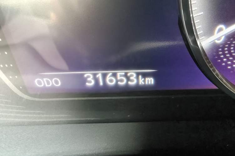 Used Lexus ES 2023 200 Excellence Edition Odometer Close Up