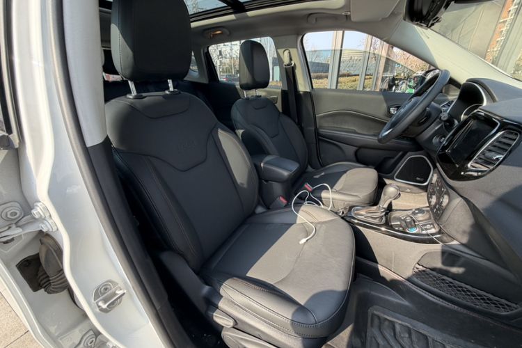 Used Jeep Compass 2017 200T Automatic Prestige Four-Wheel Drive Edition
