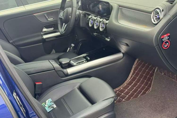 Used Mercedes-Benz GLA 2020 GLA 200 Interior 3