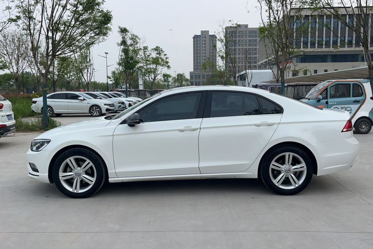 Used Volkswagen Lamando 2015 280TSI DSG Comfort Edition Exterior 4