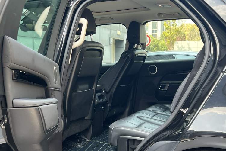 Used Land Rover Discovery 2019 3.0 SC V6 SE
