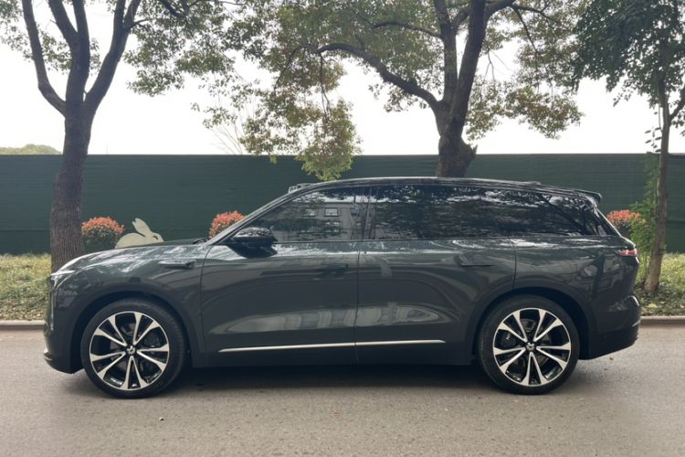 Used Nio ES8 2024 75 kWh Executive Edition Exterior 3