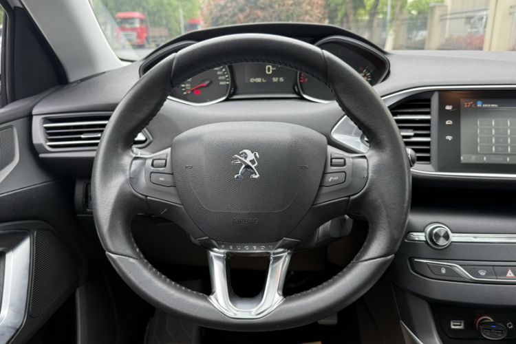Used Peugeot 308S 2015 1.6T Automatic Jingchi Edition Steering Wheel