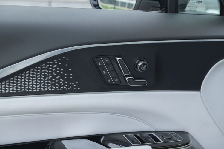 Used Cadillac LYRIQ 2022 Rear-Drive Long-Range Luxury Edition