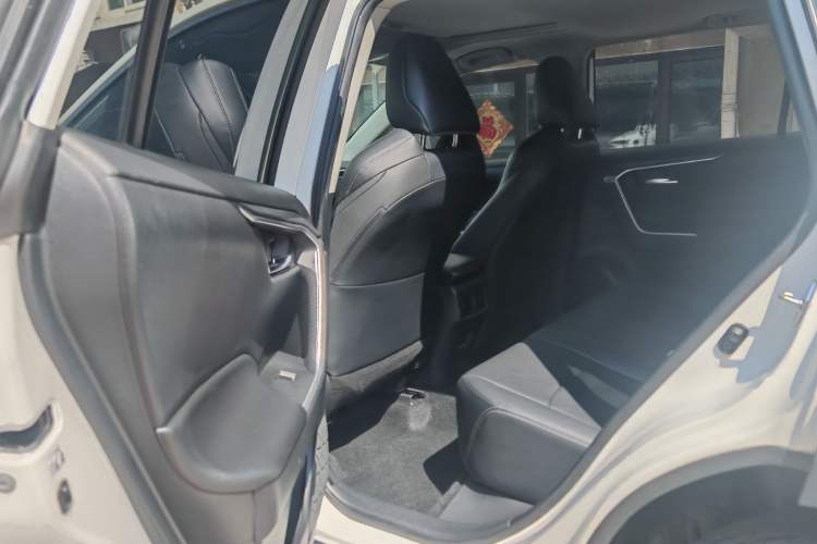 Used Toyota Wildlander 2020 2.0L CVT 4x4 Luxury Edition
