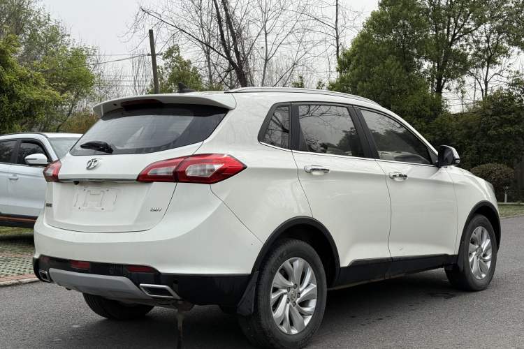 Used BAIC Senova X65 2015 2.0T automatic comfort version
