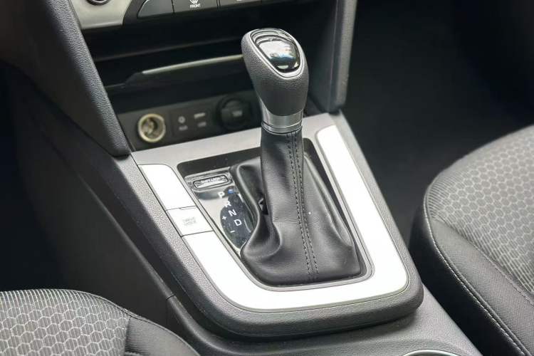 Used Hyundai Elantra (6th Generation / Lingdong) 2016 1.6L Automatic ZhiXuan – Elite Version
