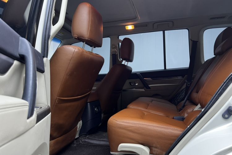 Used Mitsubishi Pajero 