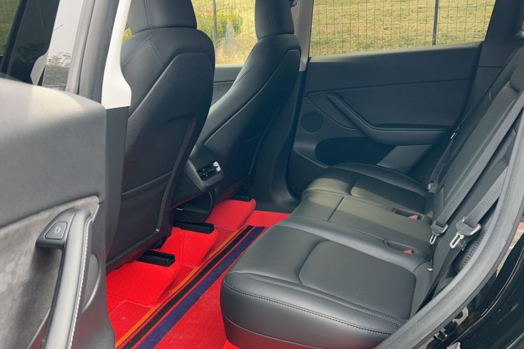 Used Tesla Model Y 2023 Long-Range All-Wheel-Drive Version
