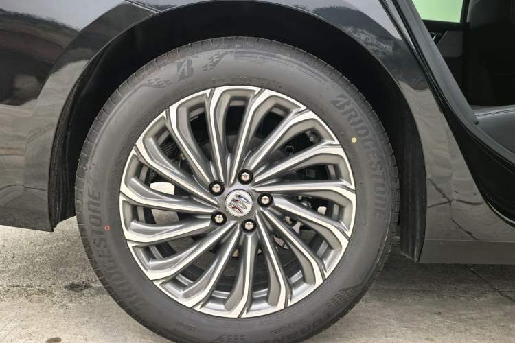 Used Buick LaCrosse 2024 28T Luxury Edition