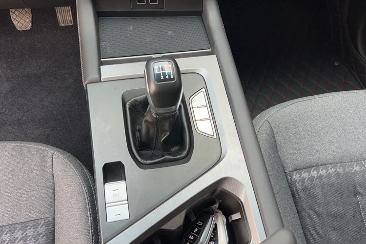 Used JETOUR X70S 2022 1.5T Manual Fanghua Edition 5 Seats
