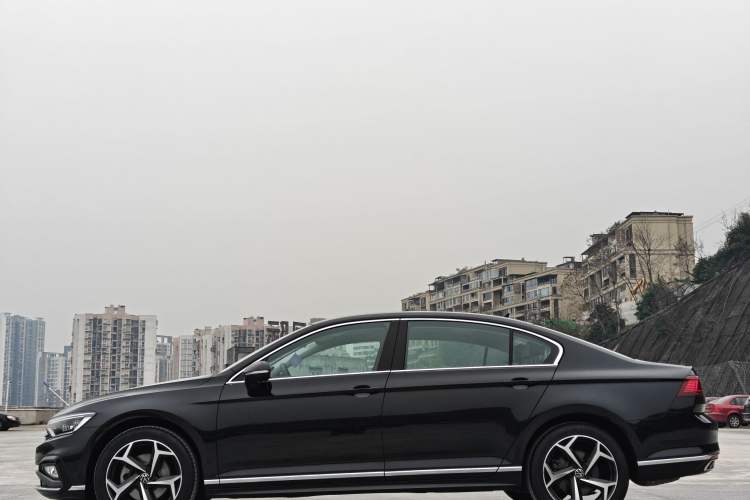 Used Volkswagen Magotan 2023 2 Million Units Limited Edition 330TSI DSG Leading Version