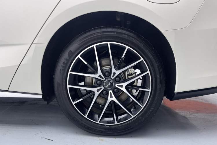 Used BYD Seal 07 DM-i 2025 DM-i 1.5L 125km Luxury Model Exterior 12