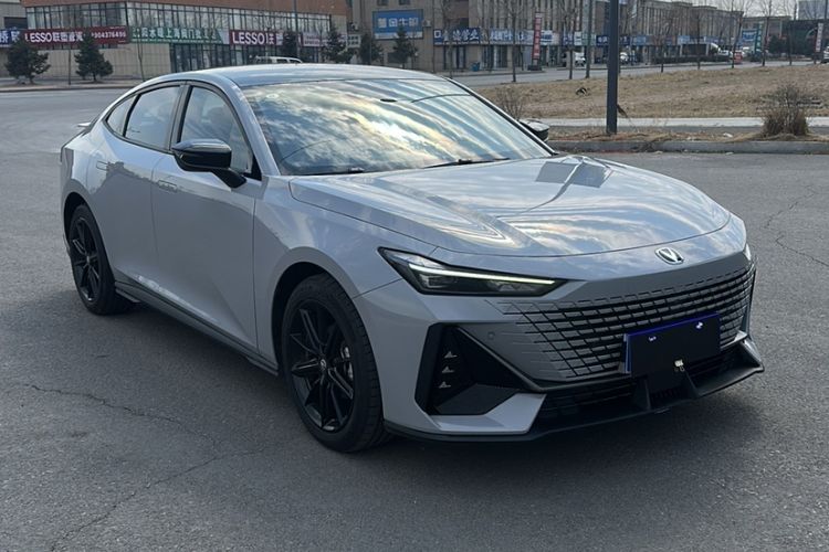 Used CHANGAN UNI-V 2023 1.5T Prestige Model
