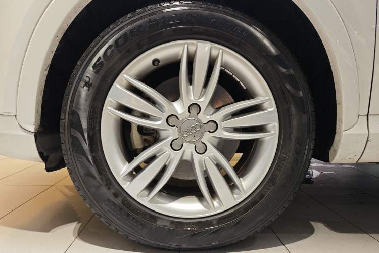 Used Audi Q3 2015 35 TFSI Millionth Anniversary Comfort Model Exterior 2