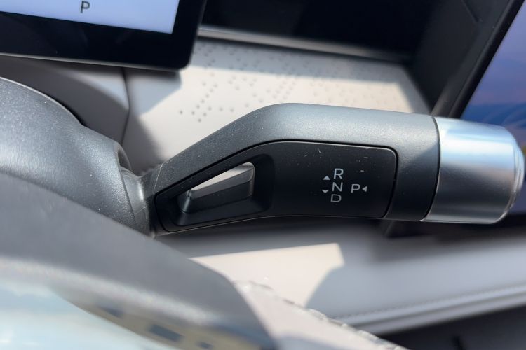 Used Geely Galaxy 8 2025 130km EM-i Flagship Edition Gear Lever