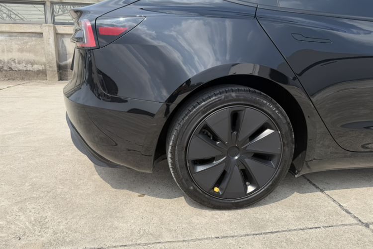 Used Tesla Model 3 2023 Rear-Wheel-Drive Version Exterior 2