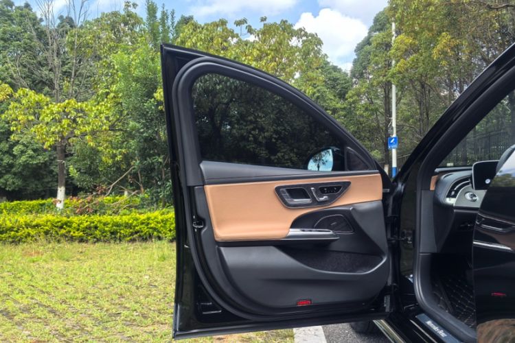 Used Mercedes-Benz E-Class 2024 Facelift E 300 L Fashion Sport Edition
