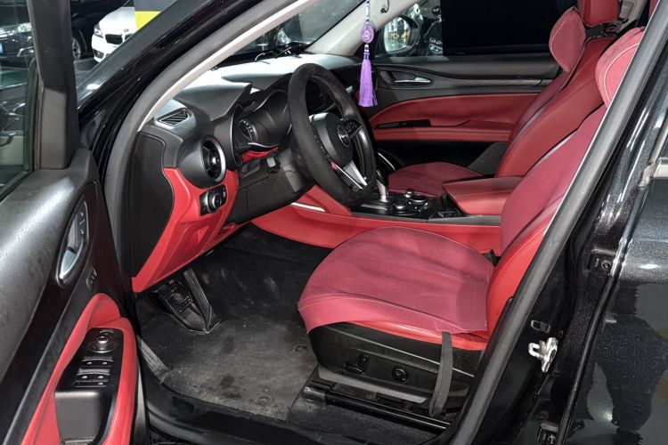 Used Alfa Romeo Stelvio 2017 2.0T 200HP Elite Edition Driver Seat