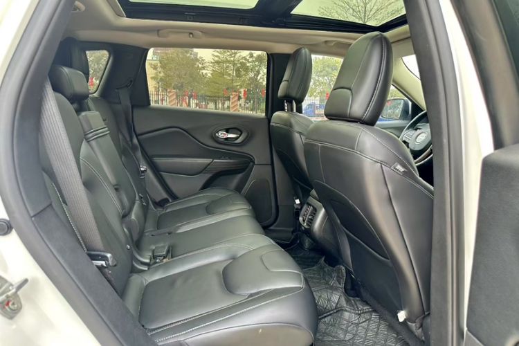 Used Jeep Cherokee 2017 2.4L Professional Smart Edition